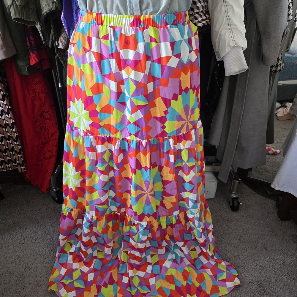 Colorful Geometric Patterned Skirt - Picture 3 of 4